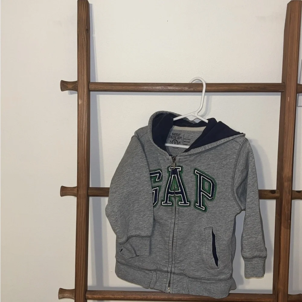💙 5 for $25 💙 GAP Gray Zip Up Hoodie